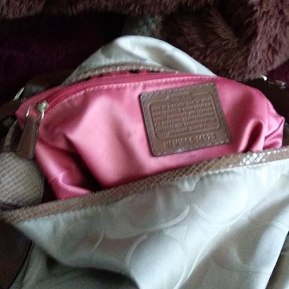 Coach purse - Picture 4 of 5